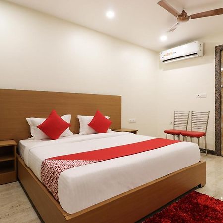 Oyo 61050 S S K Continental Hotel Juhi Bari ภายนอก รูปภาพ