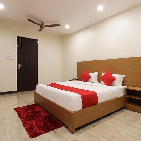 Oyo 61050 S S K Continental Hotel Juhi Bari ภายนอก รูปภาพ