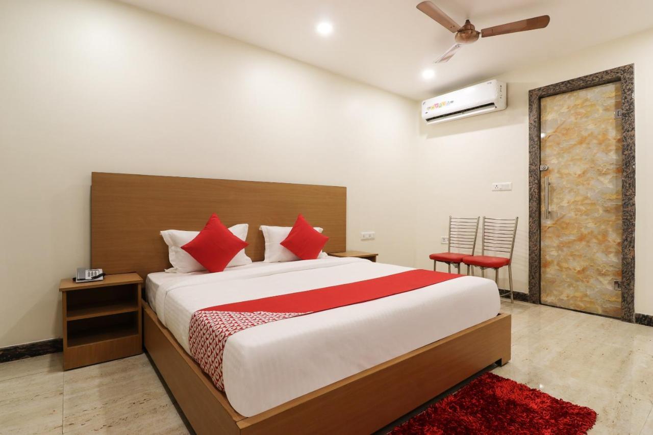 Oyo 61050 S S K Continental Hotel Juhi Bari ภายนอก รูปภาพ