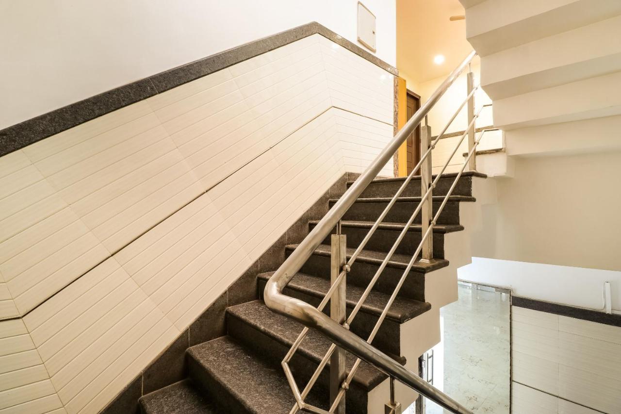 Oyo 61050 S S K Continental Hotel Juhi Bari ภายนอก รูปภาพ